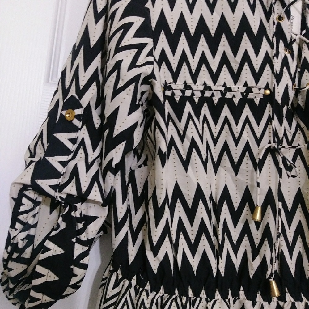 Dress - Picture 4 of 4